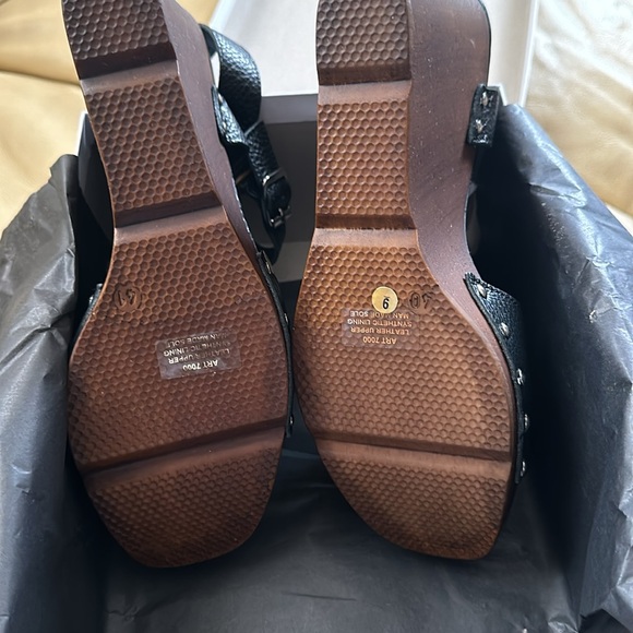 Black Leather Wedge Sandals NWT - Picture 4 of 6